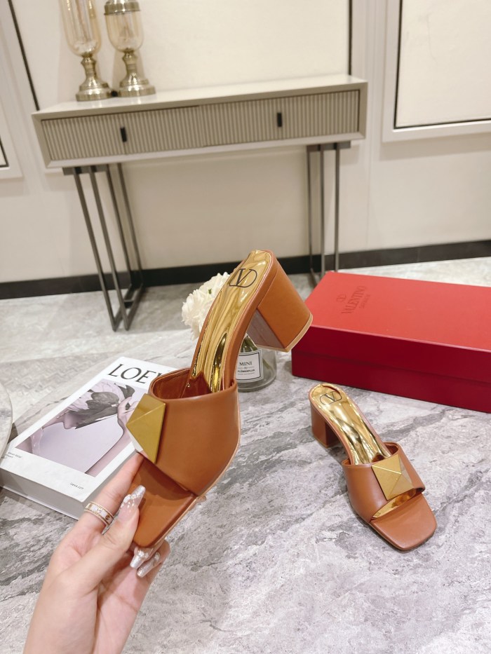 VALENTINO GARAVANI Roman Stud WOMEN 6