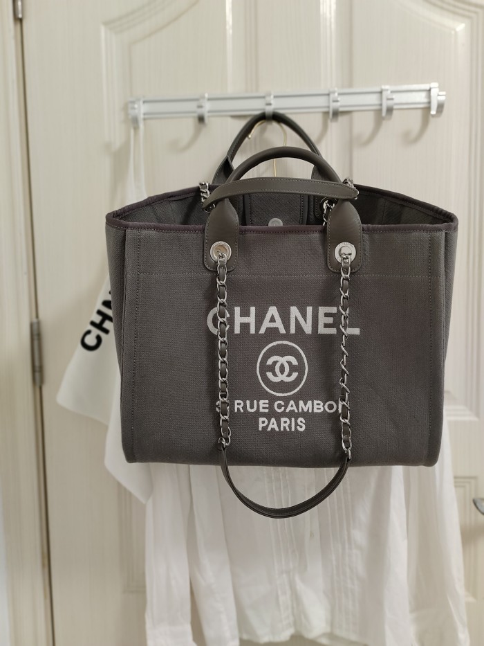 Handbag Chanel size 38 cm