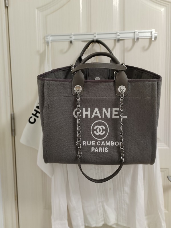 Handbag Chanel size 38 cm