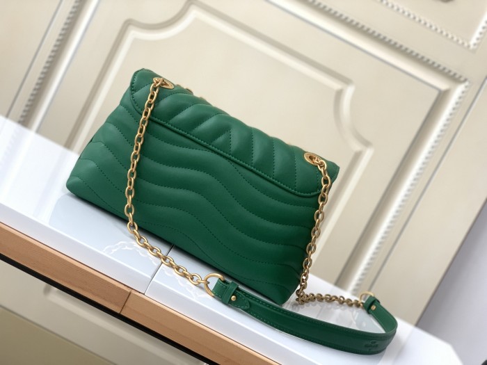 Handbag Louis Vuitton M58664 size 24x14x9 cm