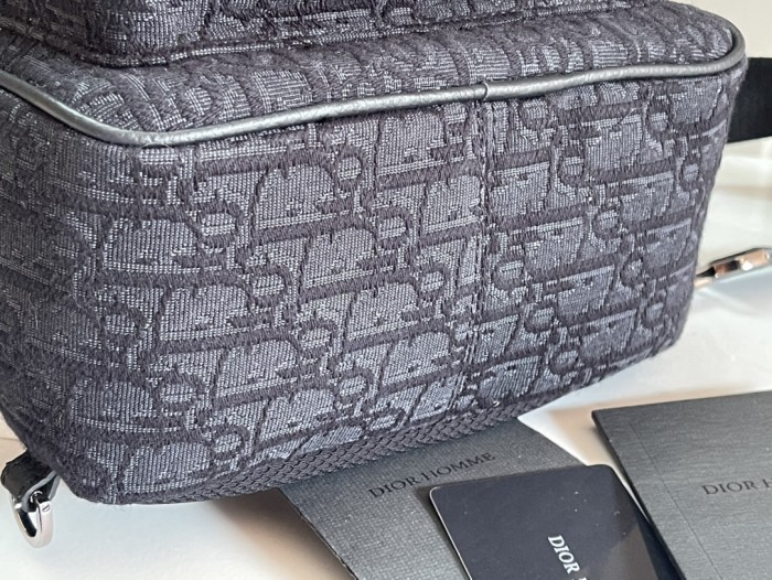 Handbag Dior size 21 x 32 x 10 cm