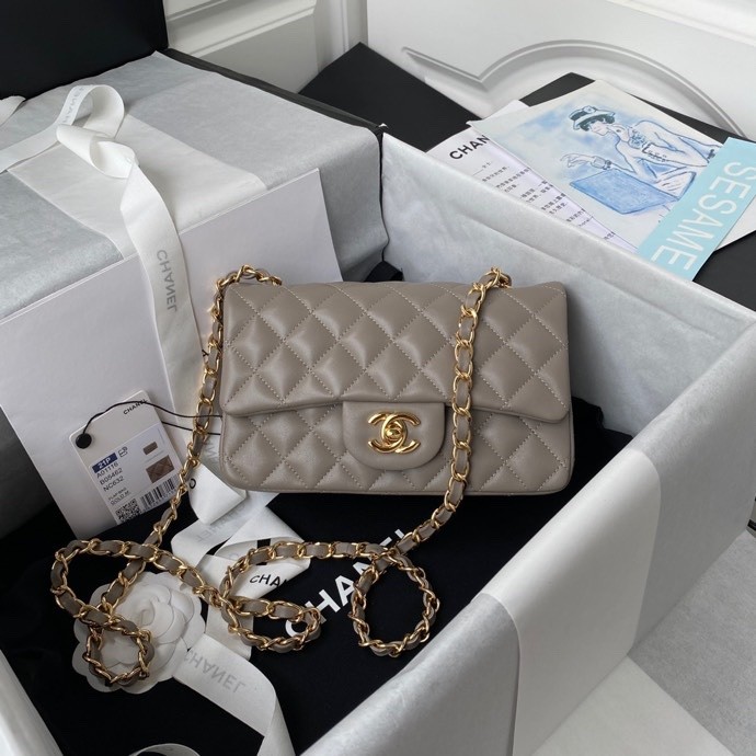 Handbag Chanel size 20 cm