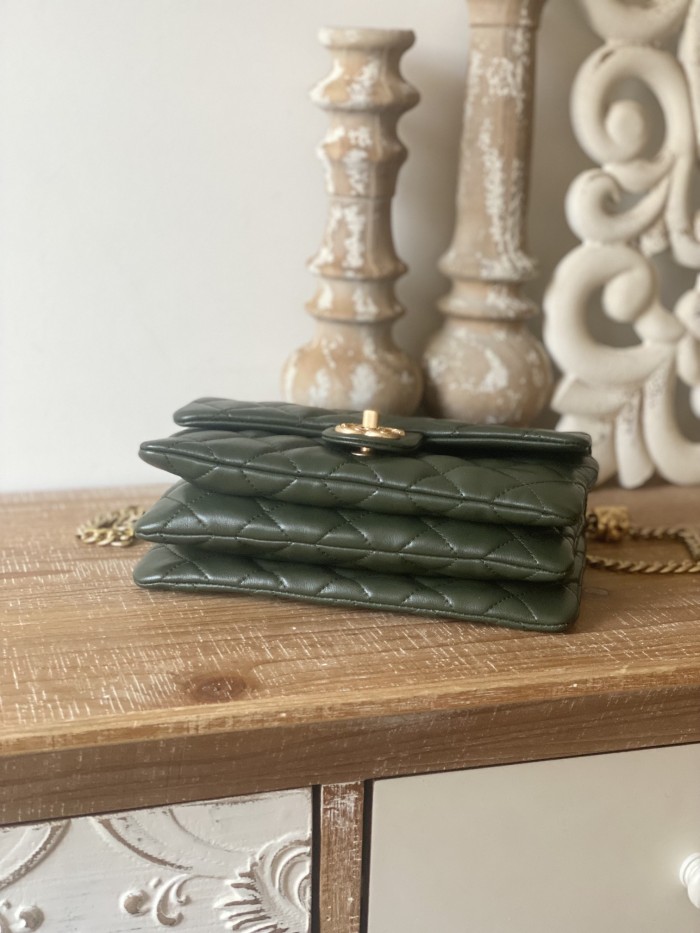 Handbag Chanel AS3393 size 14x22x8 cm