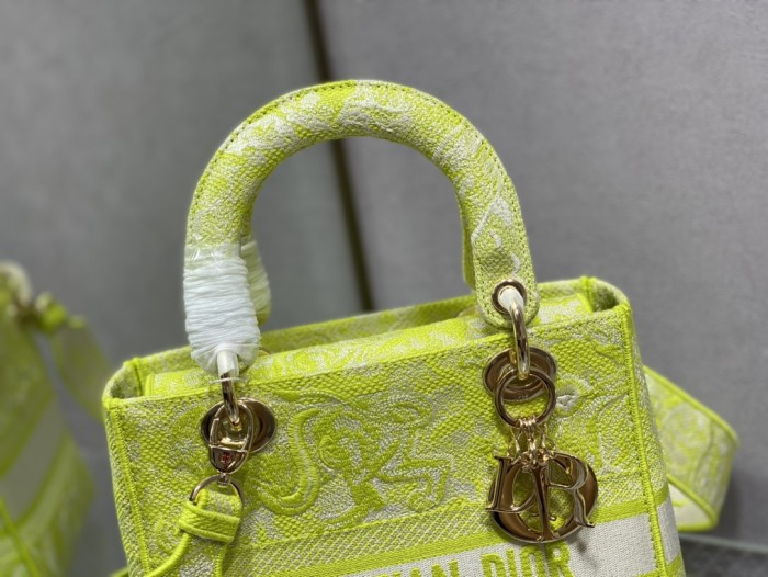 Handbag Dior size 24 cm