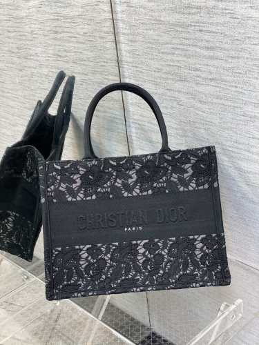 Handbag Dior size 24 cm