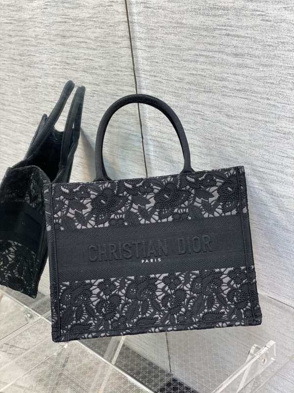 Handbag Dior size 24 cm