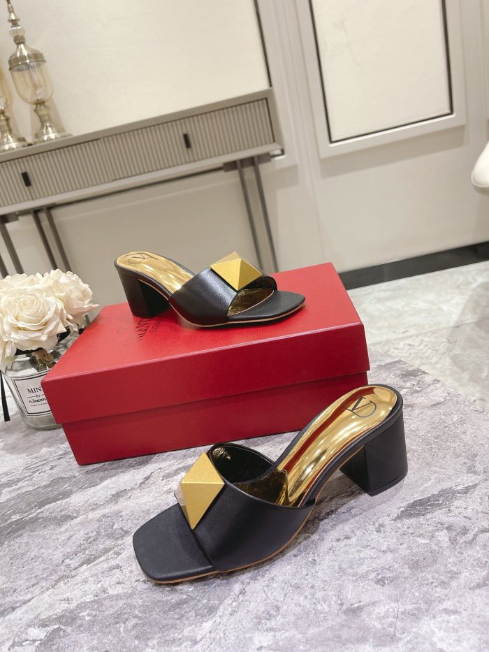 VALENTINO GARAVANI Roman Stud WOMEN 6