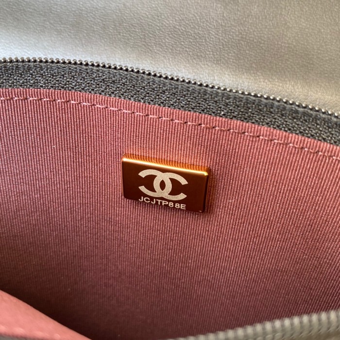 Handbag Chanel AP2289 size 12.3x19.2x3.5 cm