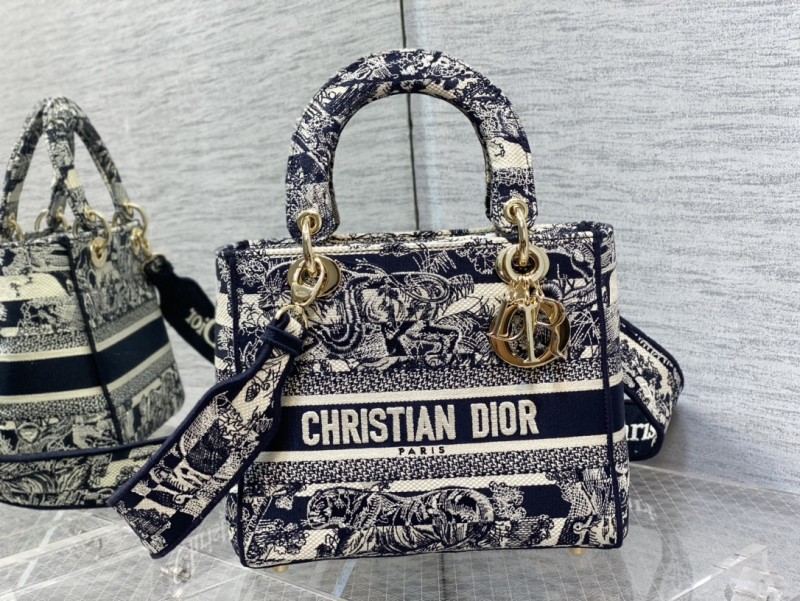 Handbag Dior size 24 cm