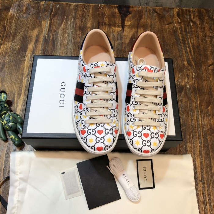 Gucci Ace embroidered sneaker 60