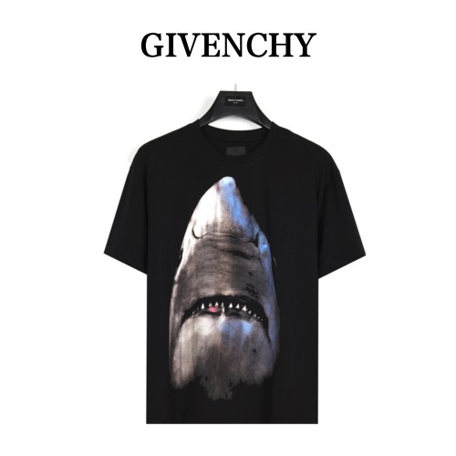 Clothes Givenchy 3