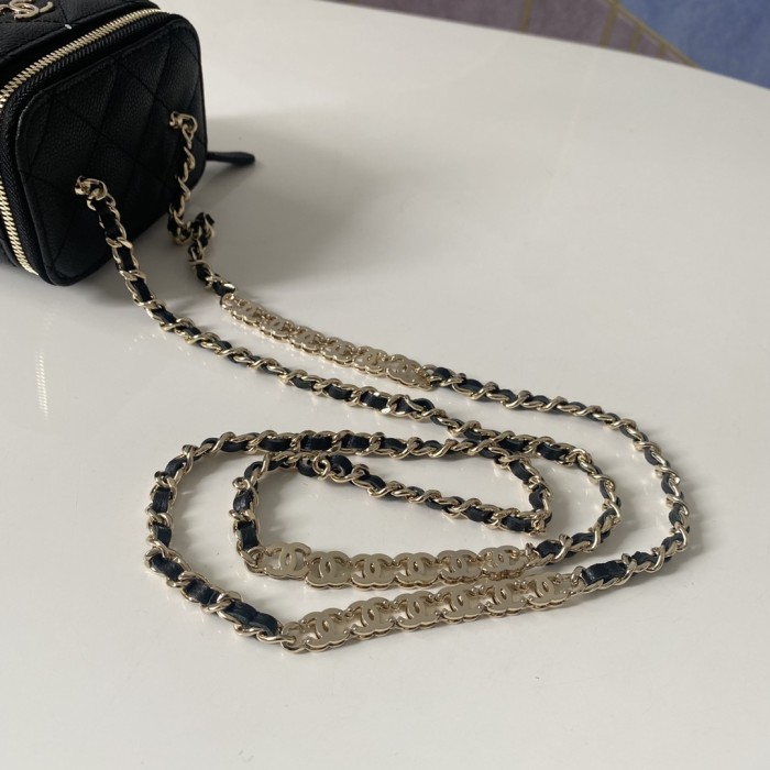 Handbag Chanel 81186 size 10.5-8.5-7 cm