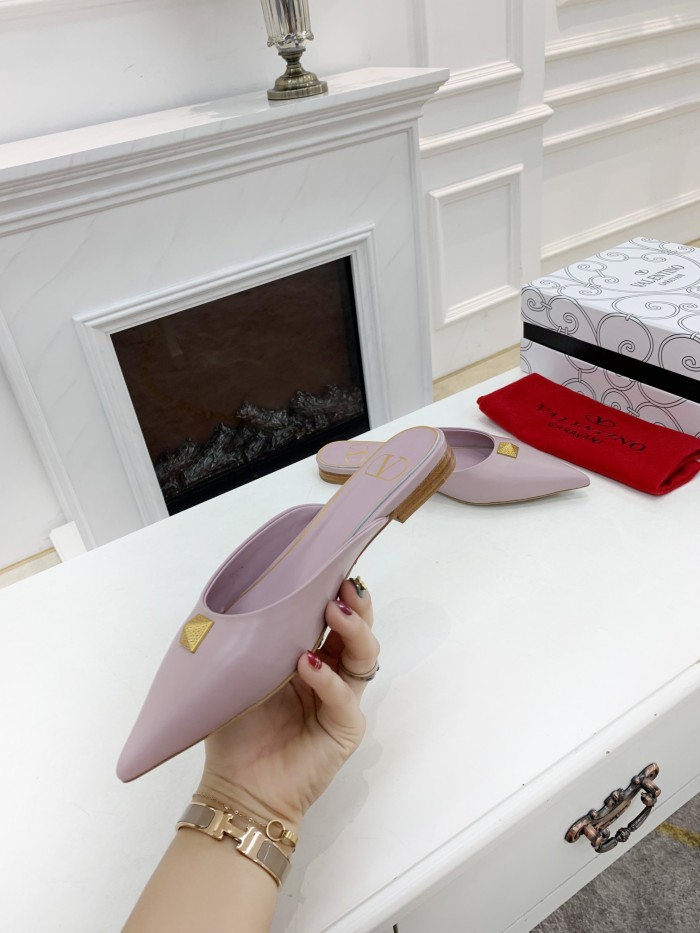 Valentino Garavani Flat sandals Women 21