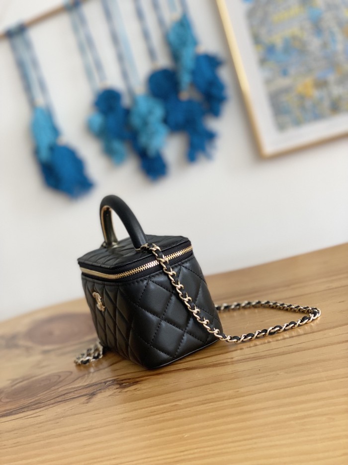 Handbag Chanel 81208 size 9.5 17 8 cm