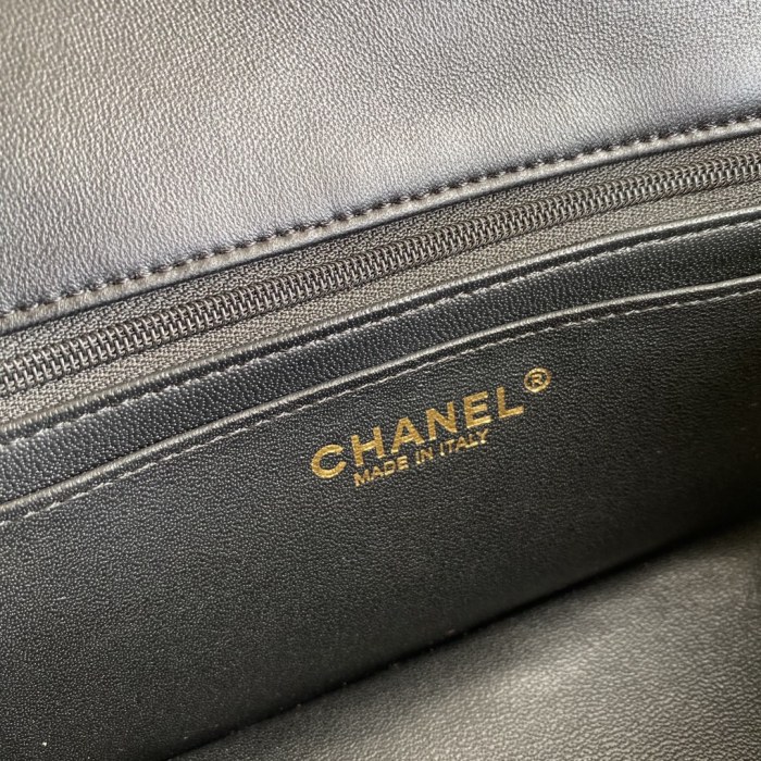 Handbag Chanel size 20 cm