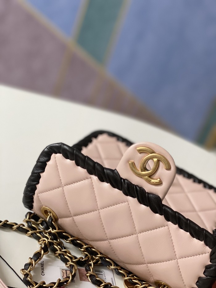 Handbag Chanel AS2495 size 19x15x6 cm