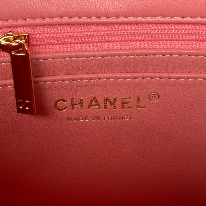 Handbag Chanel size 20 cm