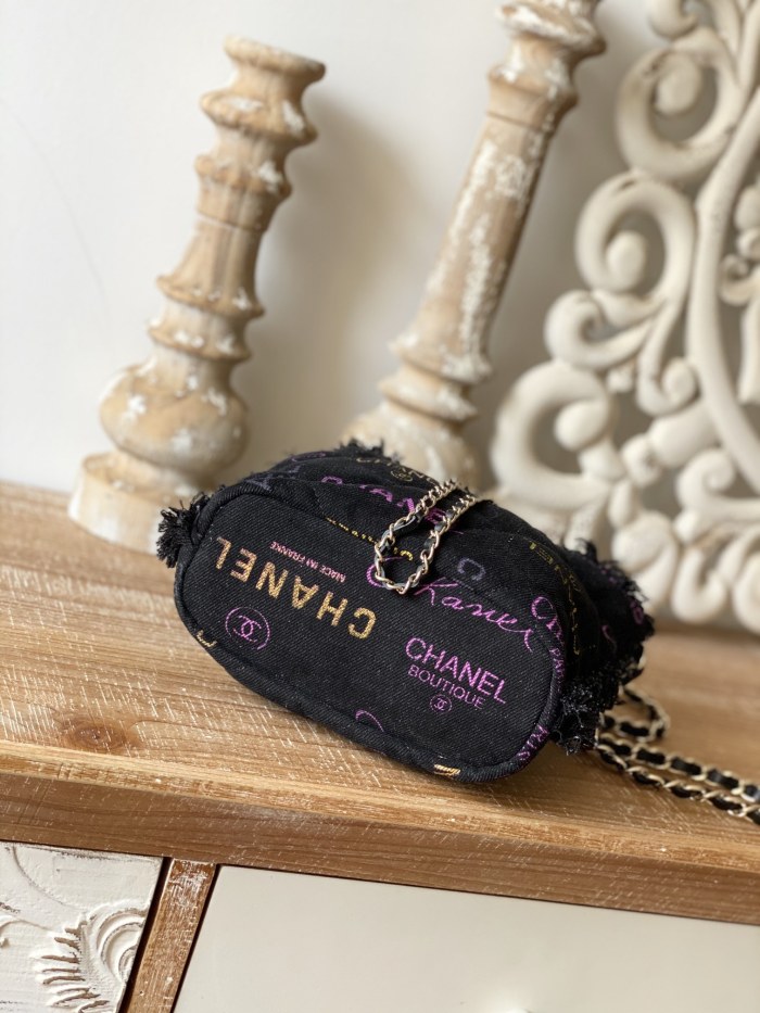 Handbag Chanel 2603 size 11x15x10 cm