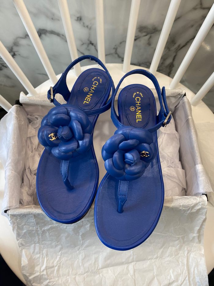 Chanel Slides 30