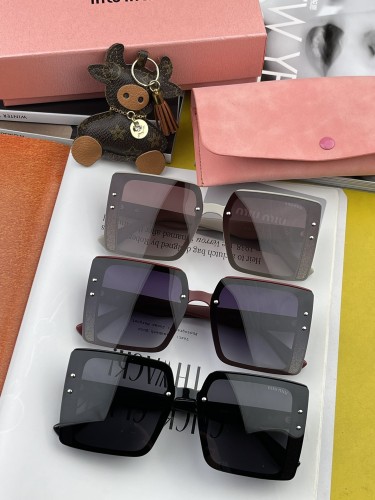 sunglasses Miu Miu MM1045