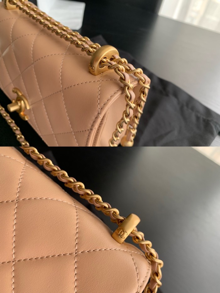 Handbag Chanel size 22 cm