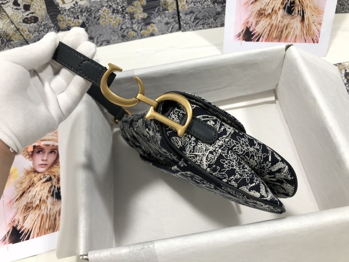 Handbag Chanel M0446 size 25.5 x 20 x 6.5 cm