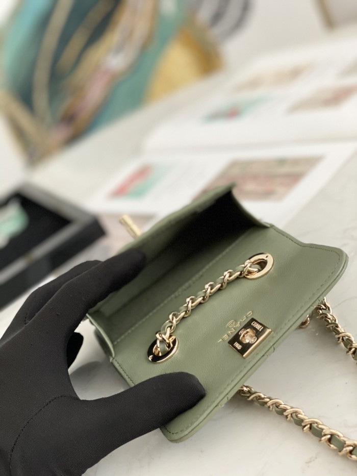 Handbag Chanel 82768 size 12.5 2.5 9 cm