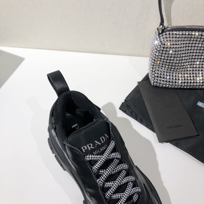 Prada Low Top sneaker 52
