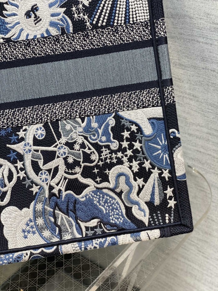 Handbag Dior size 42*18*35 cm