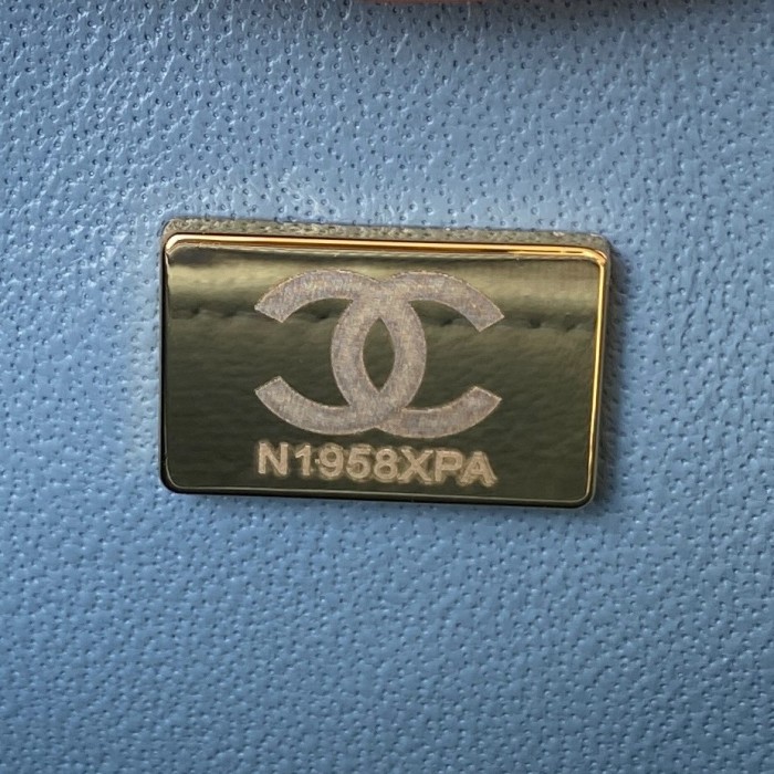 Handbag Chanel size 17 cm