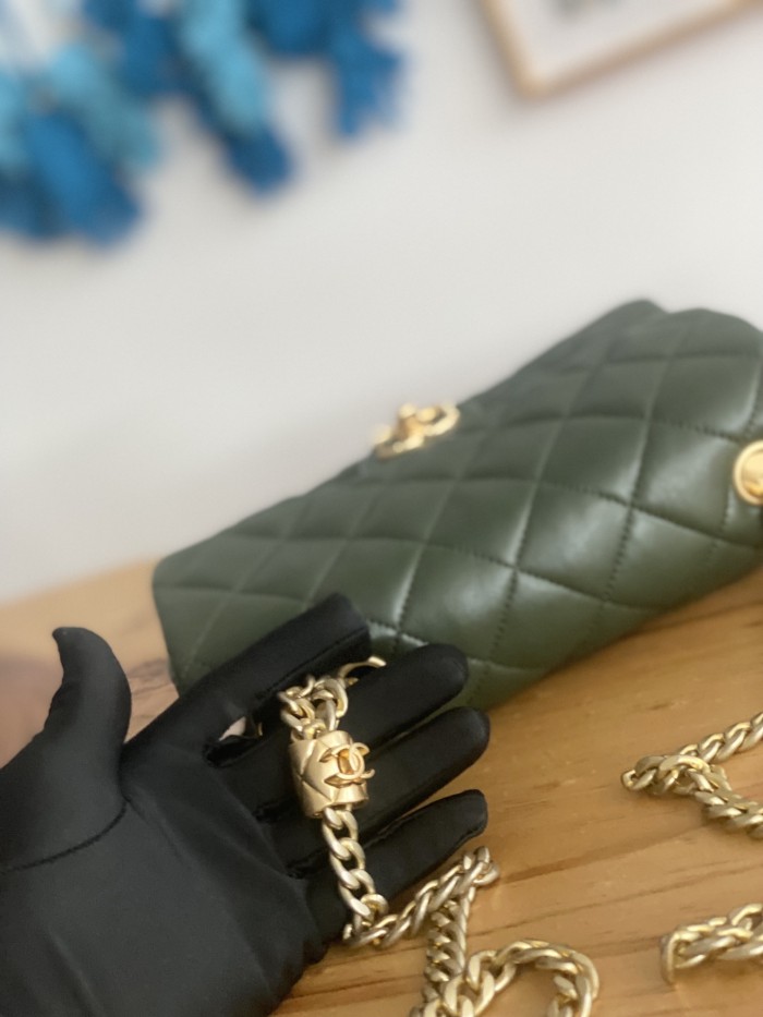 Handbag Chanel AS3393 size 14x22x8 cm