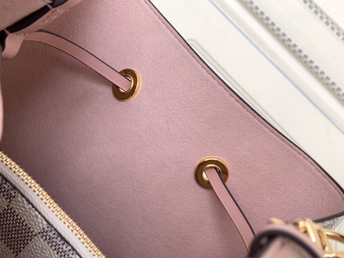 Handbag Louis Vuitton M44022 size 26.0 x 22.0 x 27.0 cm