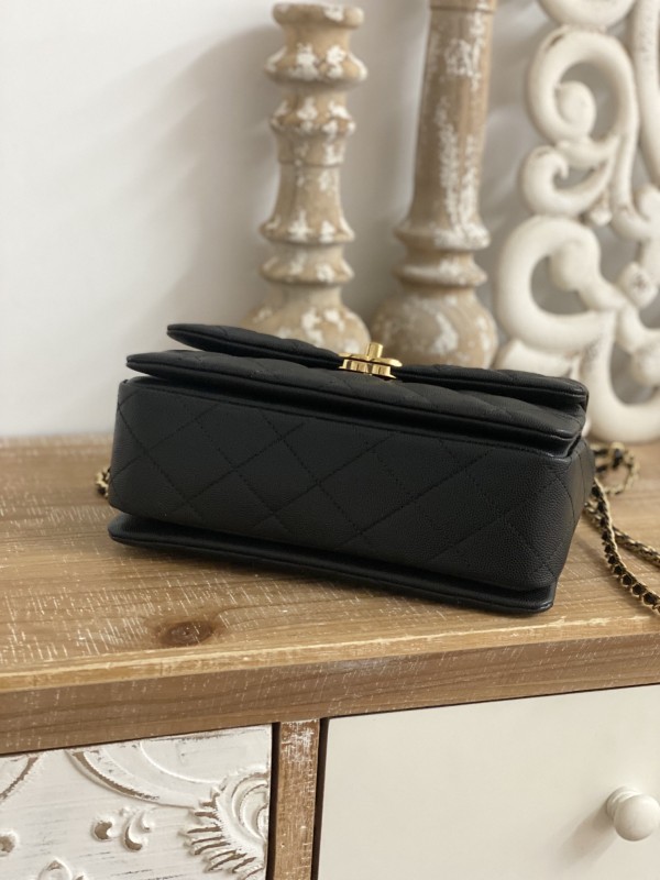 Handbag Chanel 3663 size 16*23*11.5 cm