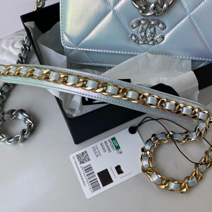 Handbag Chanel size 19 cm