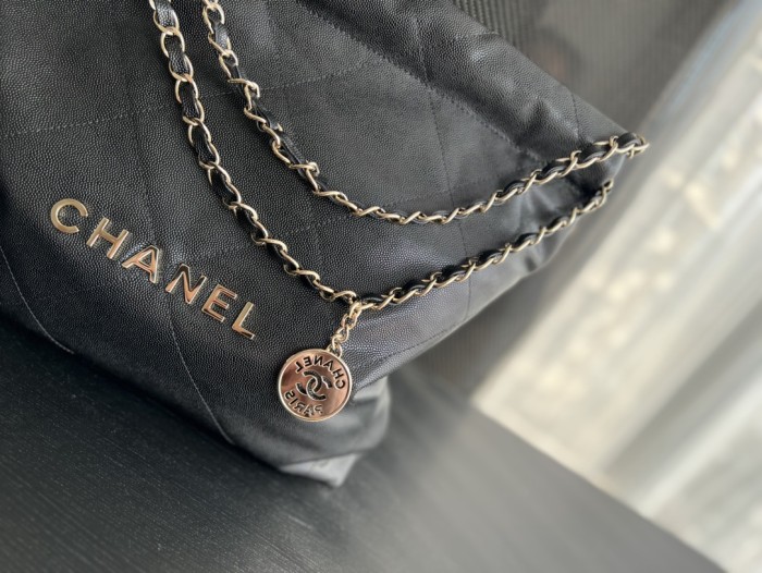 Handbag Chanel size 35cmx37cmx7 cm
