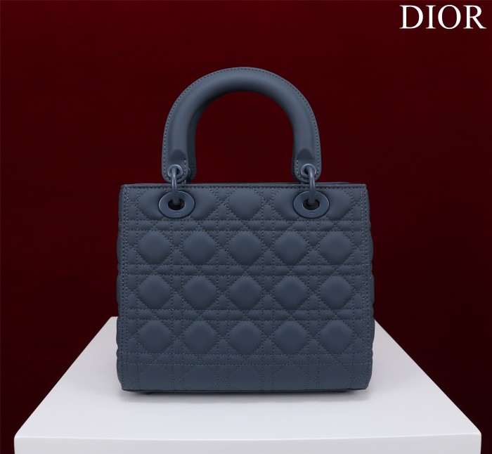 Handbag Dior M0565 size 32*24*12 cm