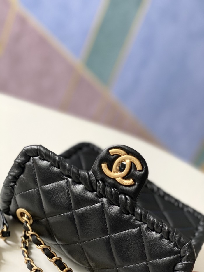 Handbag Chanel AS2495 size 19x15x6 cm