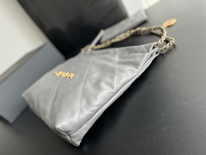 Handbag Chanel size 35cmx37cmx7 cm