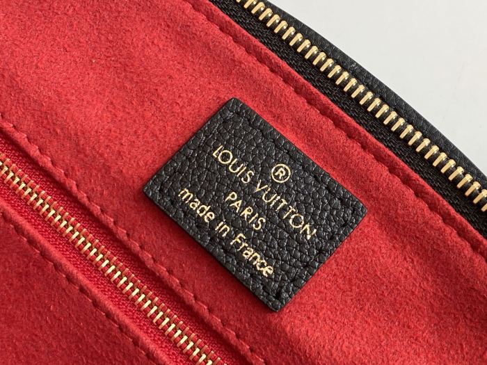 Handbag Louis Vuitton M45811 size 34 x 24 x 15 cm