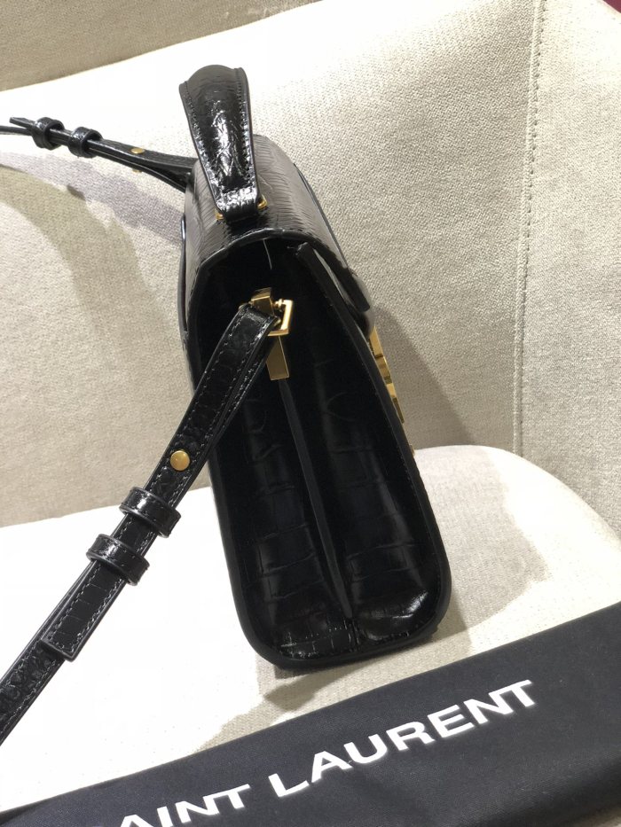 Handbags SAINT LAURENT 602716 size 20x16x7.5 cm
