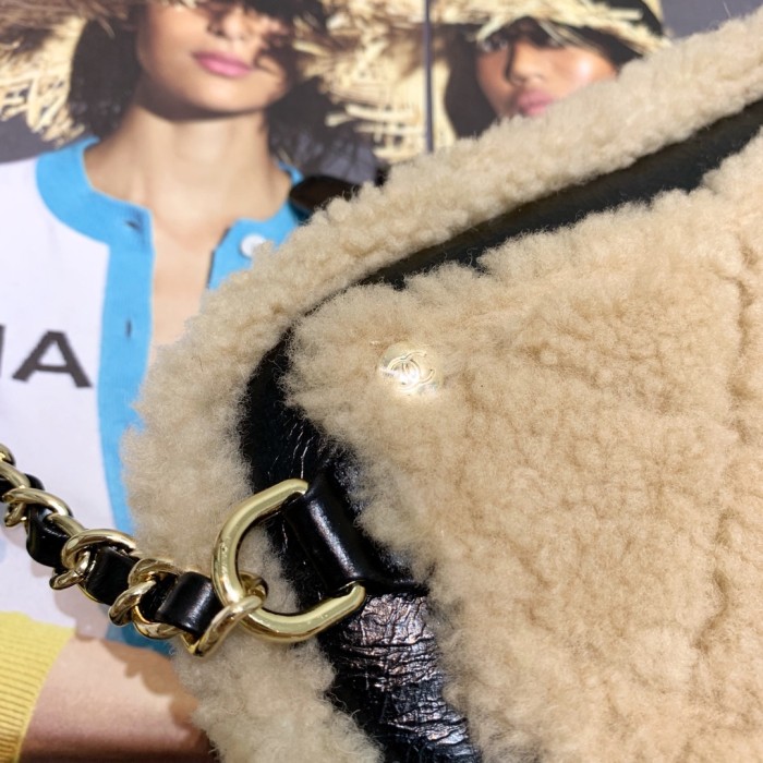 Handbag Chanel AS0406 size 17 11.5 cm