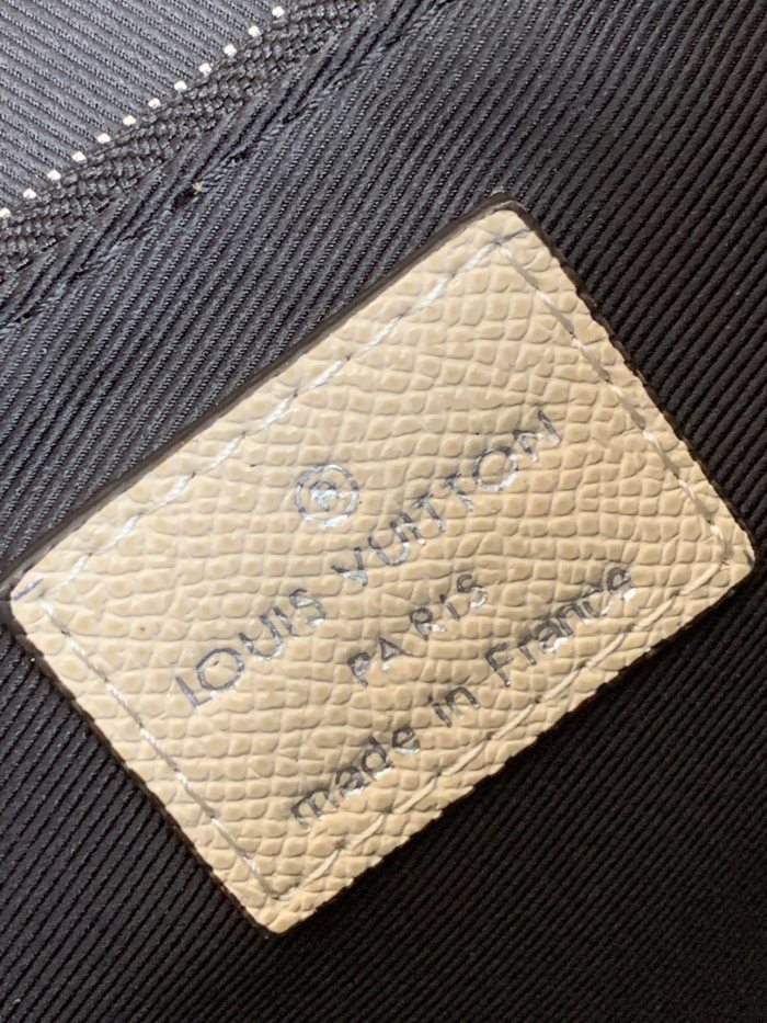 Handbag Louis Vuitton M30813 size 28.3 x 18.3 x 4.3 cm