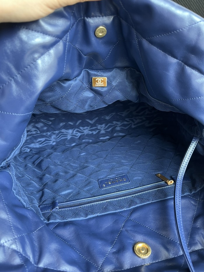 Handbag Chanel size 39cmx42cmx8 cm