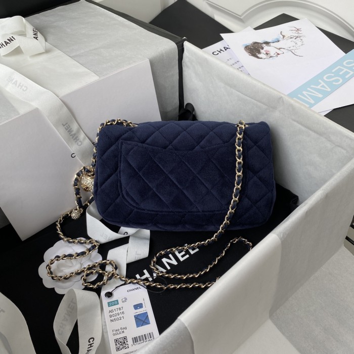 Handbag Chanel size 20x13x7 cm