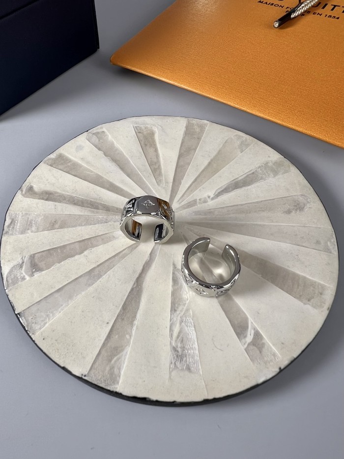 Clothes Louis Vuitton 83