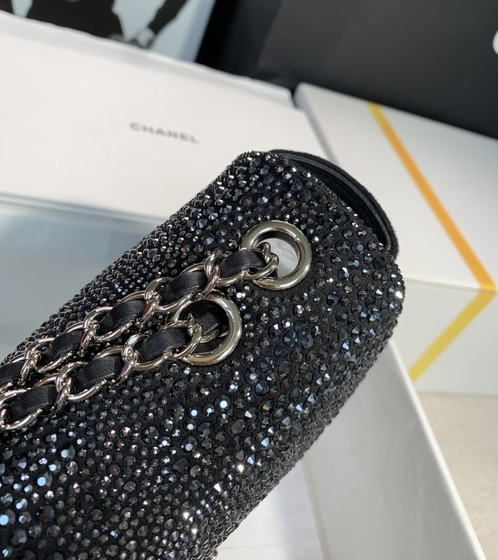 Handbag Chanel size 15.5x20x6 cm