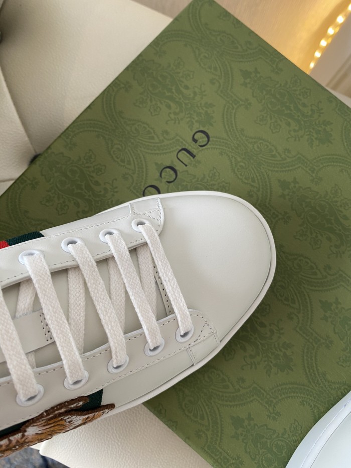 Gucci Women's Ace sneaker with bee sneaker 4