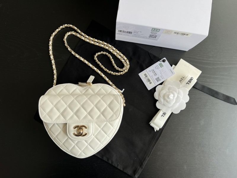 Handbag Chanel size 18cmx17cmx5 cm