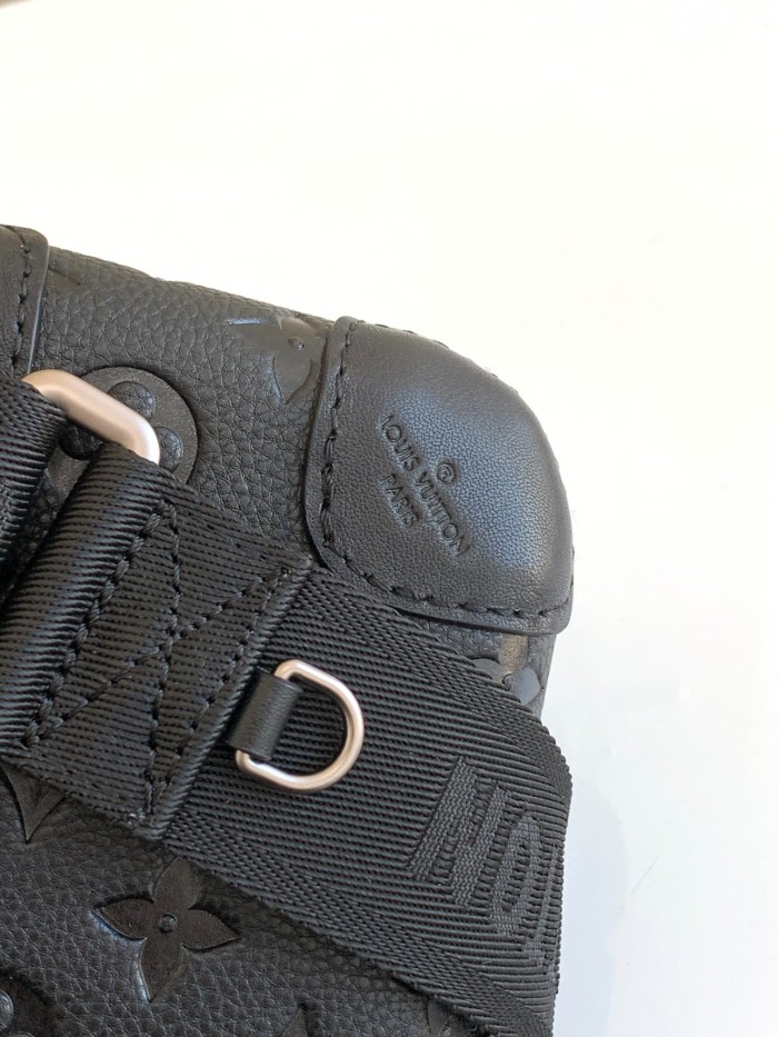 Handbag Louis Vuitton M20439 size 21 x 12 x 6.5 cm