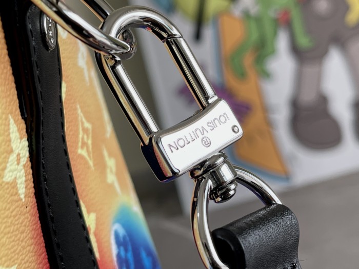 Handbag Louis Vuitton m45758 size 50 x 29 x 23cm